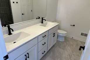 W149N11973 Red Holly Dr, Germantown, WI 53022 - Photo 11