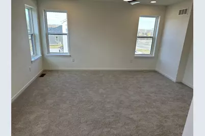 W149N11973  Red Holly Dr, Germantown, WI 53022 - Photo 9