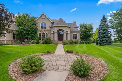 1252  Mary Hill Cir, Hartland, WI 53029 - Photo 3