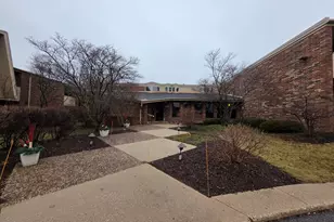 425 W Willow Ct, Fox Point, WI 53217 - Photo 17