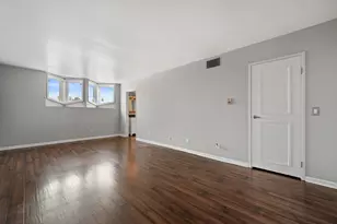 425 W Willow Ct, Fox Point, WI 53217 - Photo 11