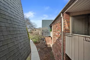 425 W Willow Ct, Fox Point, WI 53217 - Photo 15