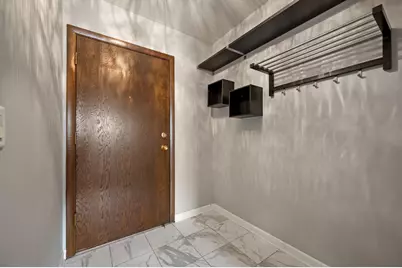 425 W Willow Ct #222, Fox Point, WI 53217 - Photo 3