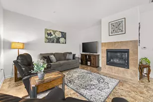 N17W26475 Meadowgrass Circle, Pewaukee, WI 53072 - Photo 7