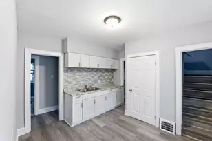 3718 N 18th St, Milwaukee, WI 53206 - Photo 7