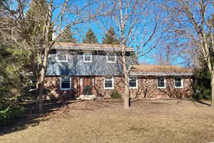 7808 W Plainsview Dr, Franklin, WI 53132 - Photo 29