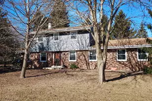 7808 W Plainsview Dr, Franklin, WI 53132 - Photo 27