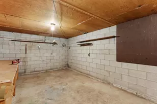 2124 S 23rd St, Manitowoc, WI 54220 - Photo 33