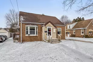 1128 N 17th St, Manitowoc, WI 54220 - Photo 1