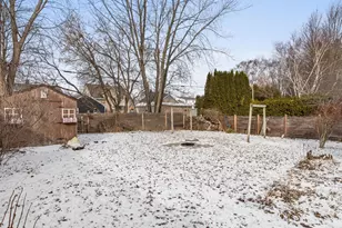 1128 N 17th St, Manitowoc, WI 54220 - Photo 5