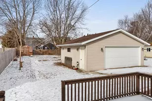 1128 N 17th St, Manitowoc, WI 54220 - Photo 7