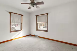 1128 N 17th St, Manitowoc, WI 54220 - Photo 13