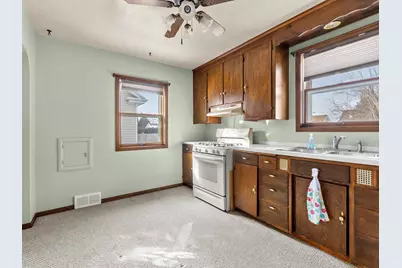 1128 N 17th St, Manitowoc, WI 54220 - Photo 11