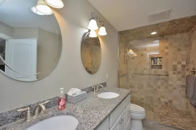 W144N4834  Stone Dr #D, Menomonee Falls, WI 53051 - Photo 19