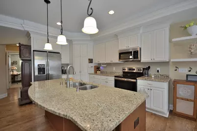 W144N4834  Stone Dr #D, Menomonee Falls, WI 53051 - Photo 9