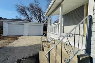 930 Marquette St, Racine, WI 53404 - Photo 13