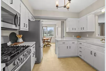 5023  Valley Trl, Racine, WI 53402 - Photo 17