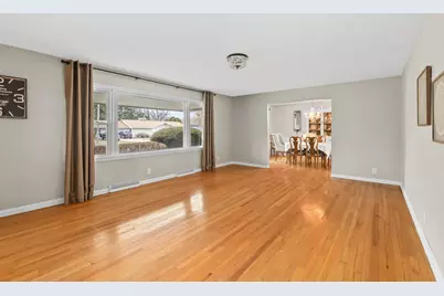 5023  Valley Trl, Racine, WI 53402 - Photo 5