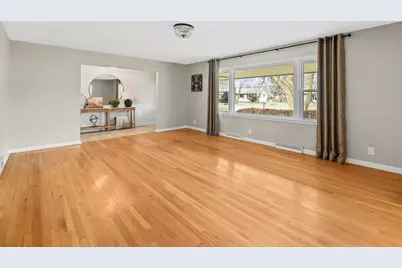 5023  Valley Trl, Racine, WI 53402 - Photo 7