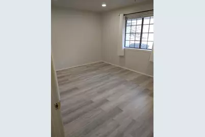 20245  Independence Dr #B, Brookfield, WI 53045 - Photo 15