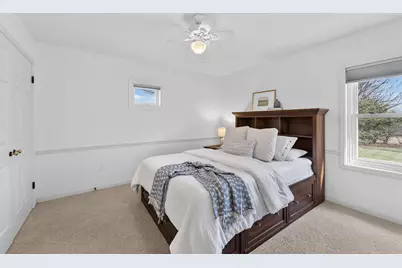 12714 N Meadow Cir, Mequon, WI 53092 - Photo 17