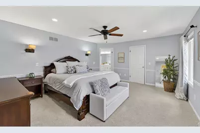 12714 N Meadow Cir, Mequon, WI 53092 - Photo 13