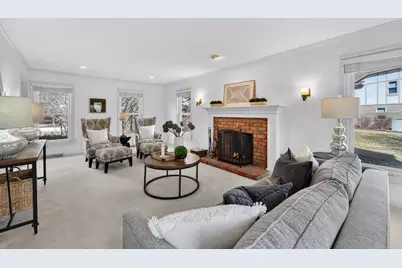 12714 N Meadow Cir, Mequon, WI 53092 - Photo 9