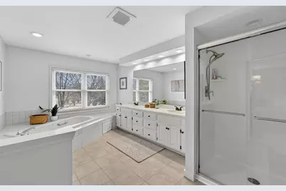 12714 N Meadow Cir, Mequon, WI 53092 - Photo 15