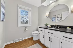 12714 N Meadow Circle, Mequon, WI 53092 - Photo 11