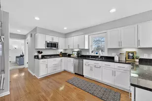 12714 N Meadow Circle, Mequon, WI 53092 - Photo 5