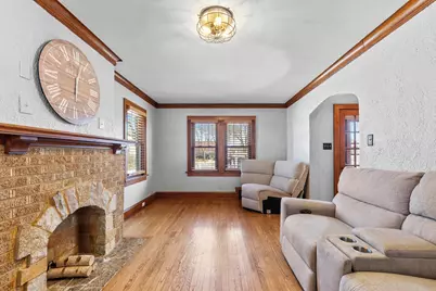 2403 S 109th St, West Allis, WI 53227 - Photo 9