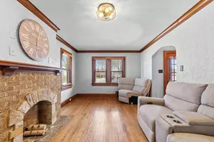 2403 S 109th St, West Allis, WI 53227 - Photo 9