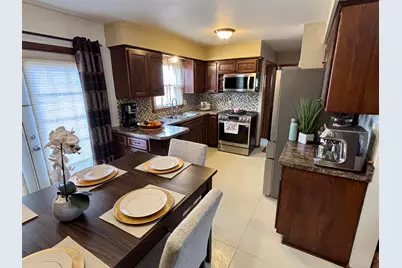 2735 S 15th Pl, Milwaukee, WI 53215 - Photo 5