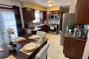 2735 S 15th Pl, Milwaukee, WI 53215 - Photo 5