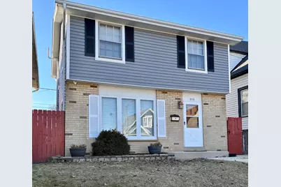 2735 S 15th Pl, Milwaukee, WI 53215 - Photo 1