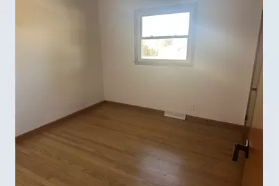 2101 N Emmertsen Rd, Racine, WI 53406 - Photo 7