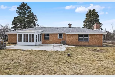 2101 N Emmertsen Rd, Racine, WI 53406 - Photo 41