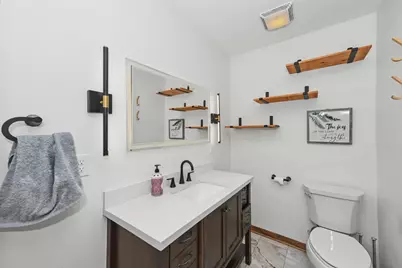 2101 N Emmertsen Rd, Racine, WI 53406 - Photo 21