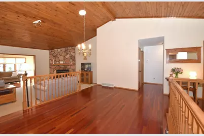 1040  Lansdowne Ct, Brookfield, WI 53045 - Photo 15