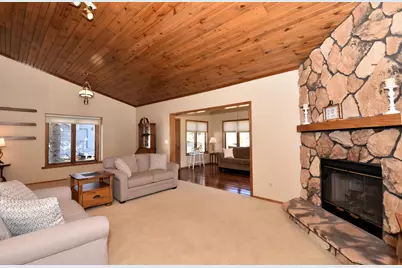 1040  Lansdowne Ct, Brookfield, WI 53045 - Photo 5