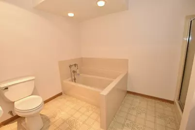 1040  Lansdowne Ct, Brookfield, WI 53045 - Photo 25