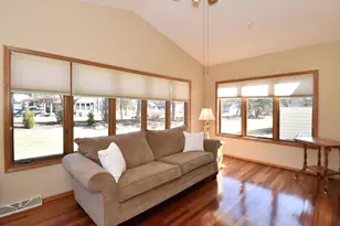 1040 Lansdowne Ct, Brookfield, WI 53045 - Photo 11