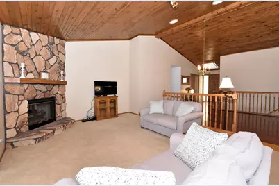 1040  Lansdowne Ct, Brookfield, WI 53045 - Photo 3