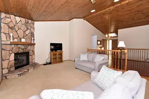 1040 Lansdowne Ct, Brookfield, WI 53045 - Photo 3