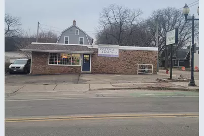 7027 W North Ave, Wauwatosa, WI 53213 - Photo 11