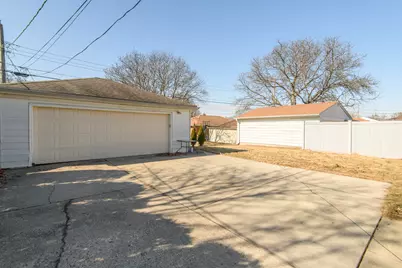 3261 S 69th St, Milwaukee, WI 53219 - Photo 23