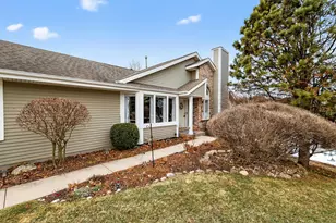 104 E Sutton Pl, Waukesha, WI 53188 - Photo 31