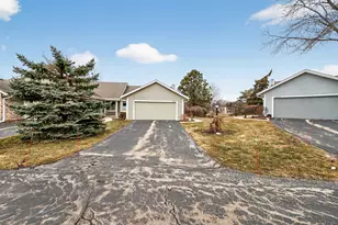 104 E Sutton Pl, Waukesha, WI 53188 - Photo 33