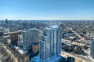 1660 N Prospect Ave, Milwaukee, WI 53202 - Photo 15