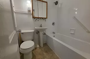 1515 Taylor Ave, Racine, WI 53403 - Photo 7